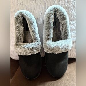 Skechers Black and Gray Women's Slippers